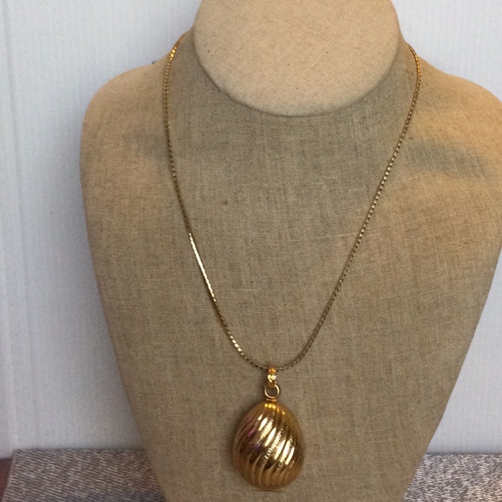 Vintage Avon Perfume Gold Locket Necklace